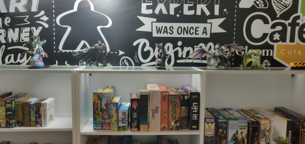 Board Games in Medellin Cafe Tier 1 in Itagüí
