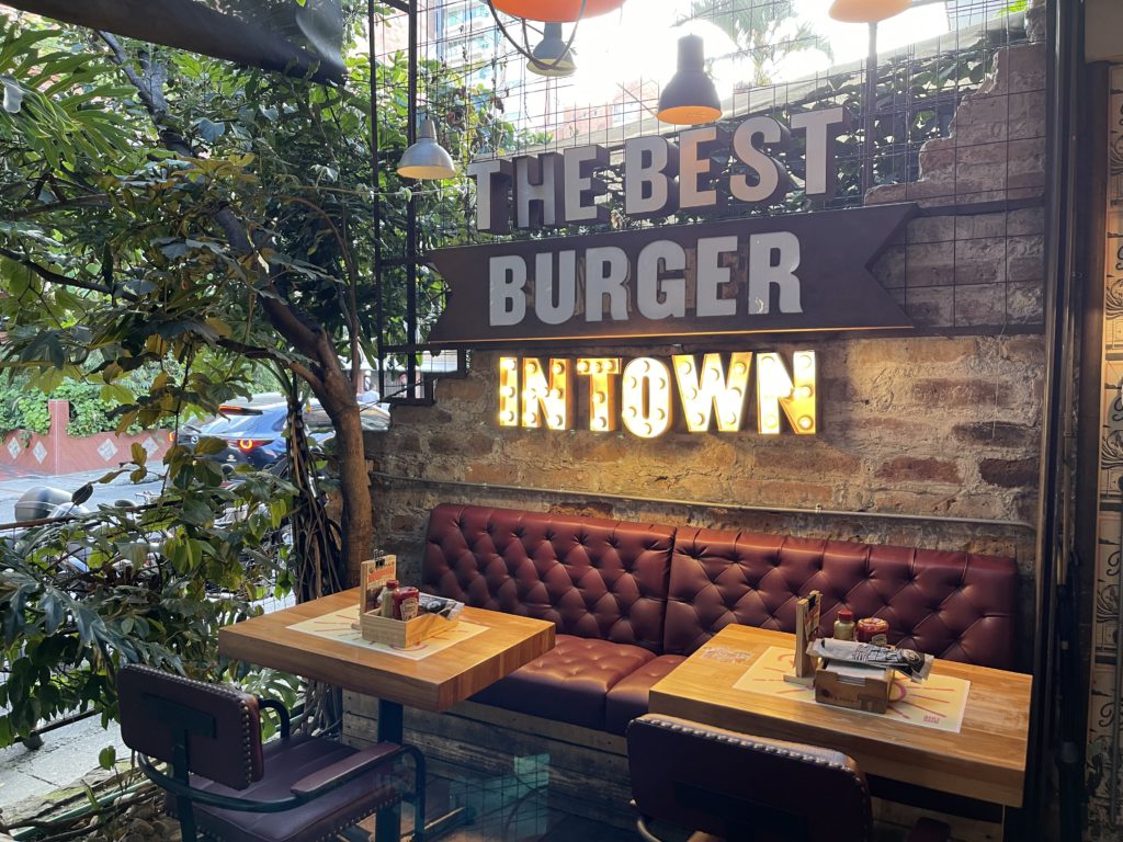 Top 3 Burger Joints in Laureles
