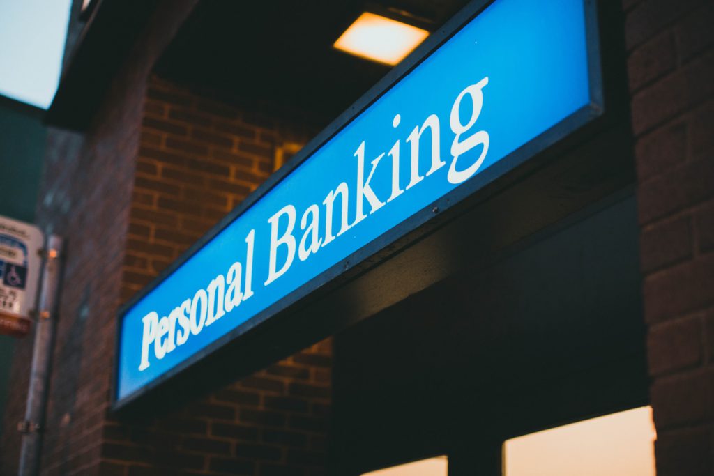 Foreigners Can't Open Bank Accounts in Colombia
