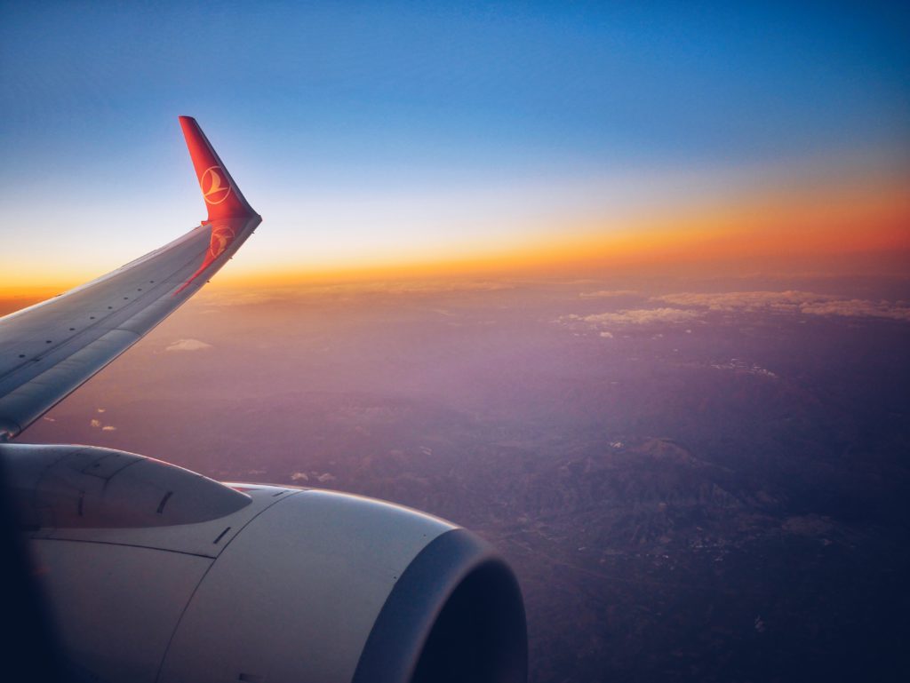 How to Score Cheap Flights to Medellín
