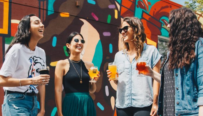 How to Make Friends in Medellín